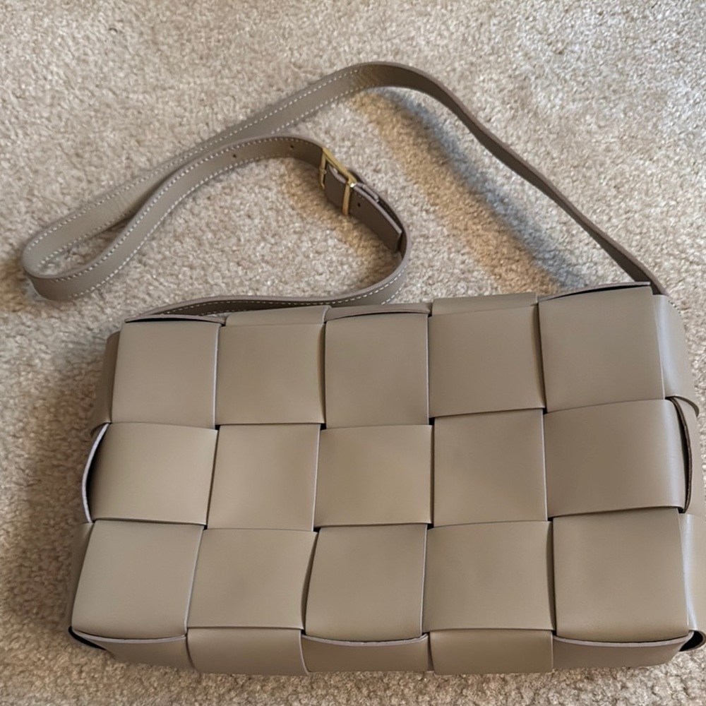 MADE IN ITALY - Elegant Tan Shoulder Bag
